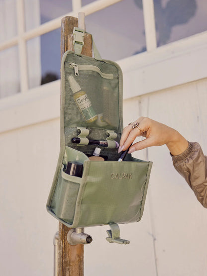 Terra Hanging Toiletry Bag