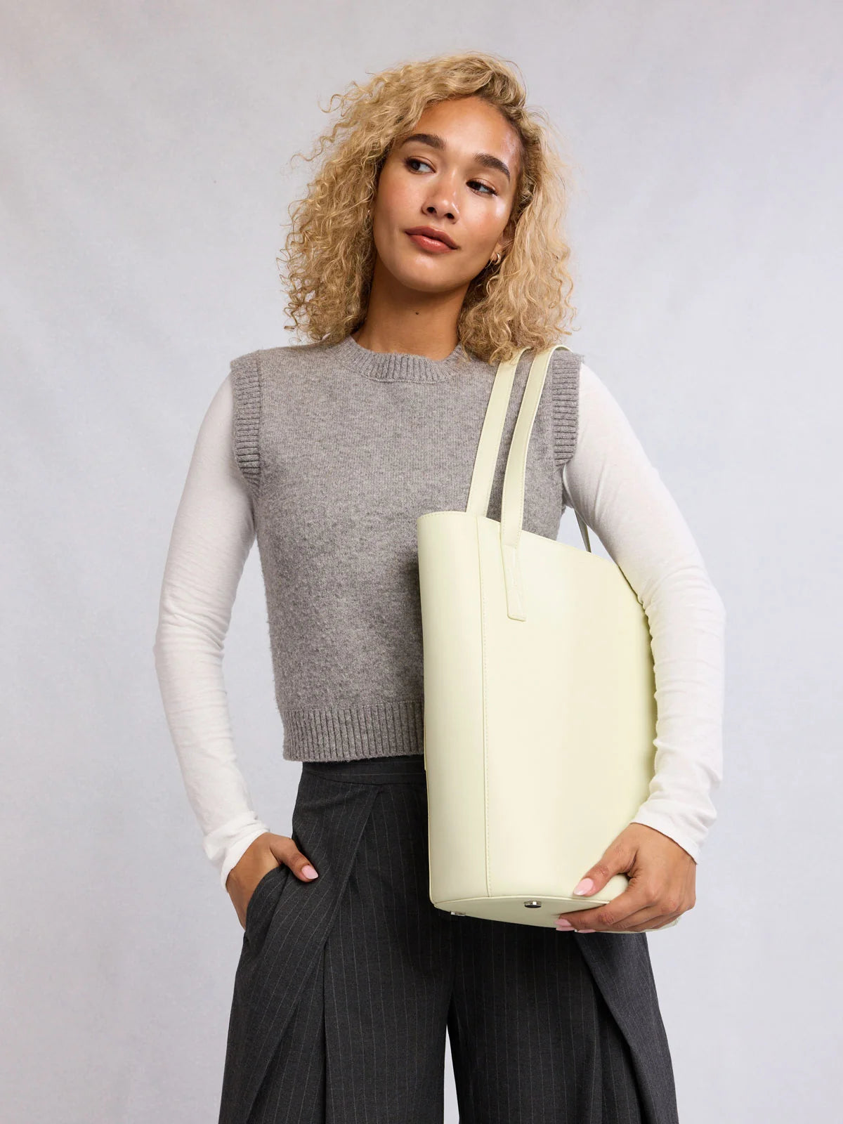Haven 14" Laptop Bucket Bag