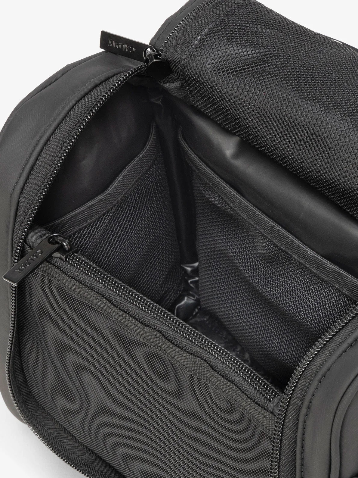 Luka Hanging Toiletry Bag