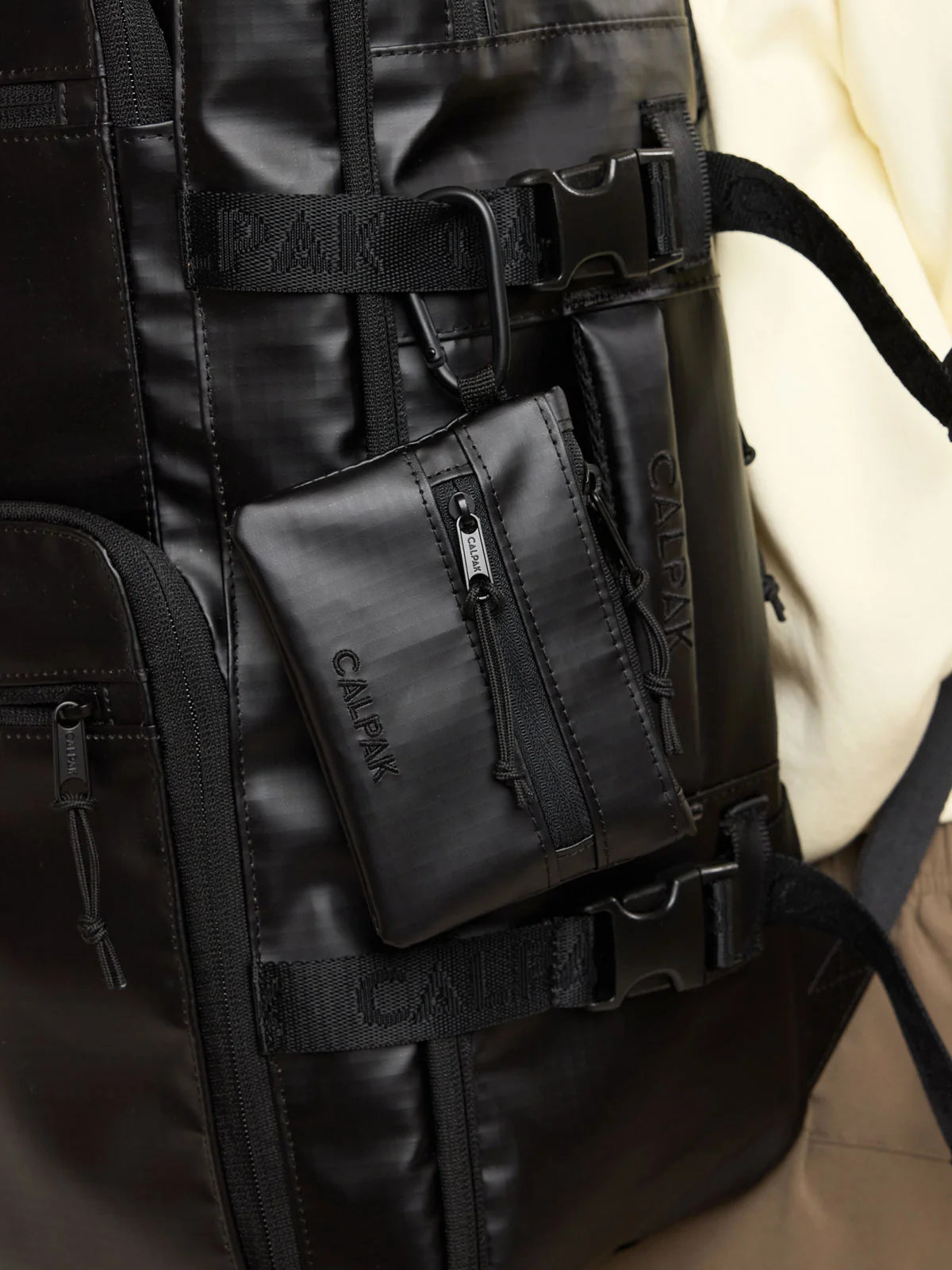 Terra Clippable Card Pouch