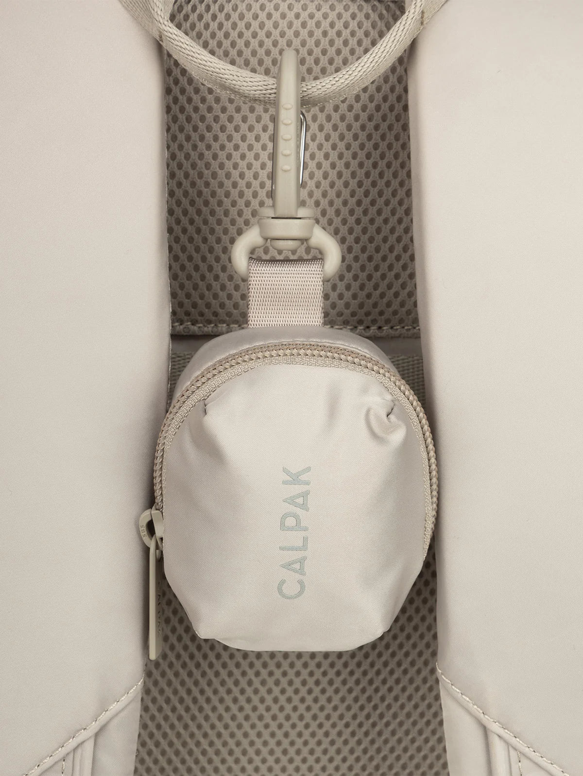 Fit Zip Bag Charm