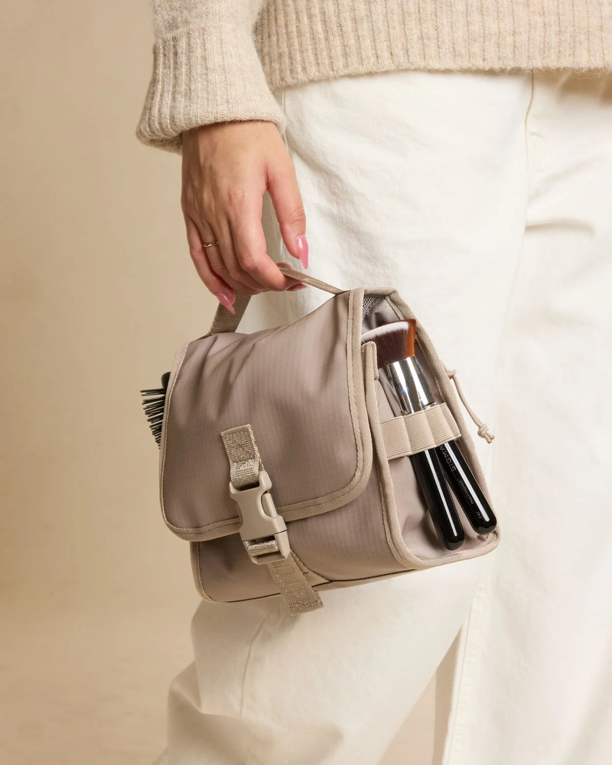 Terra Hanging Toiletry Bag