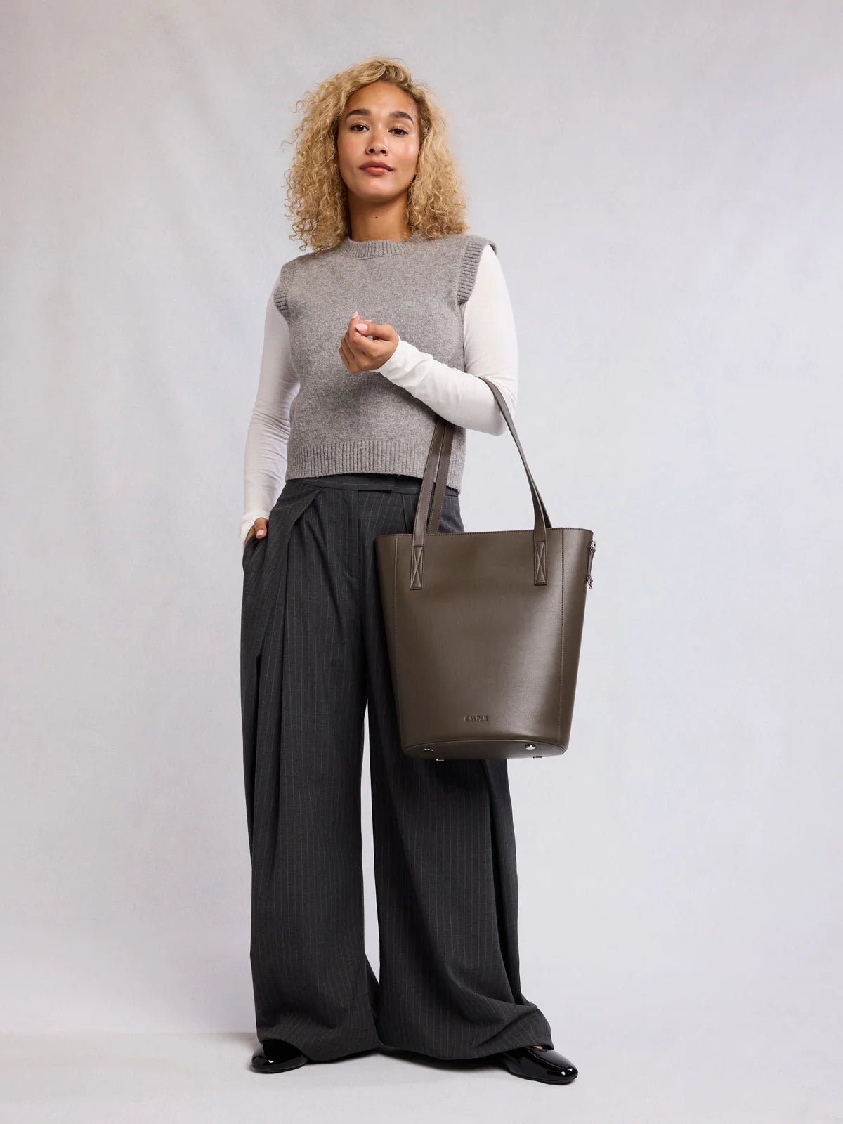 Haven 14" Laptop Bucket Bag