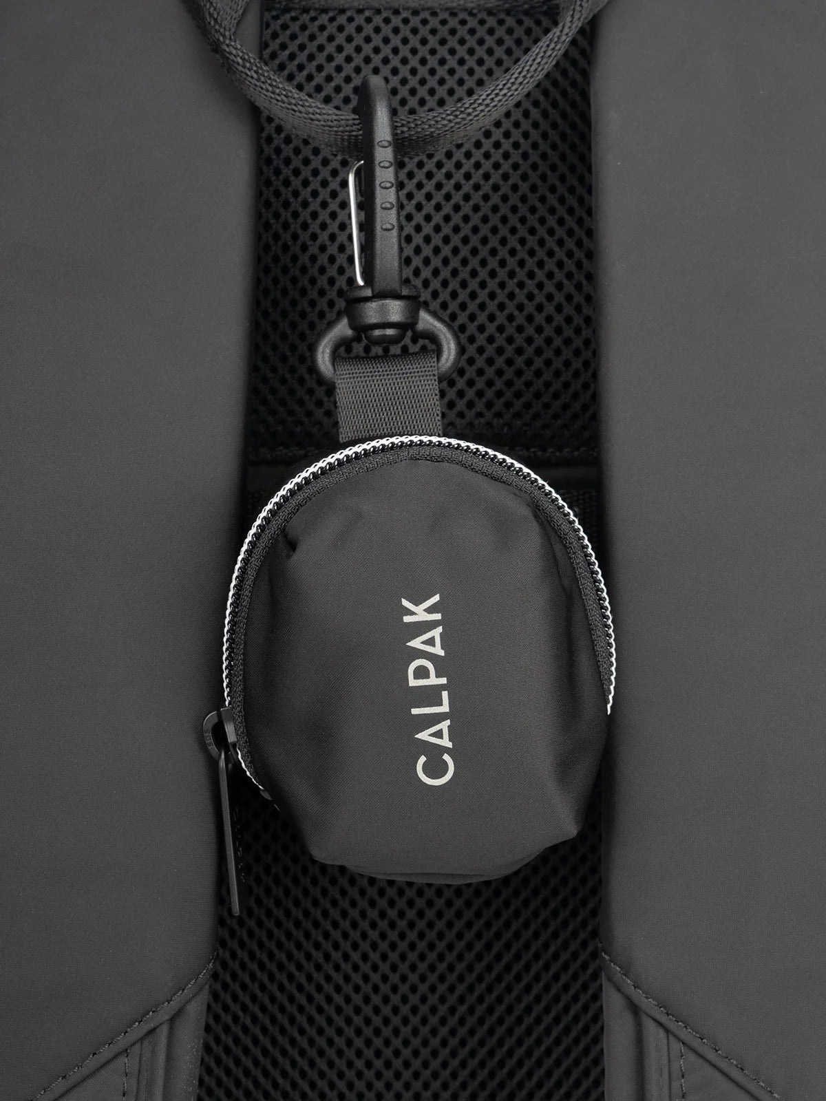 Fit Zip Bag Charm